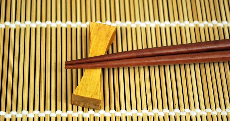 Les ustensiles de substitution : la natte de bambou n'est pas indispensable