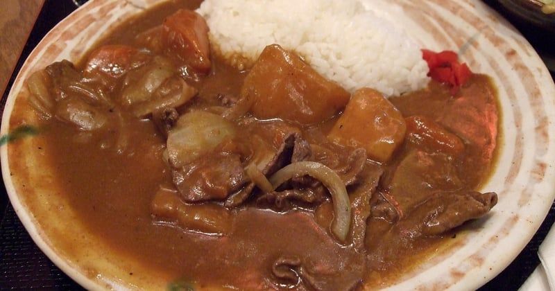 Curry japonais au poulet et carottes : la recette réconfortante qui change tout